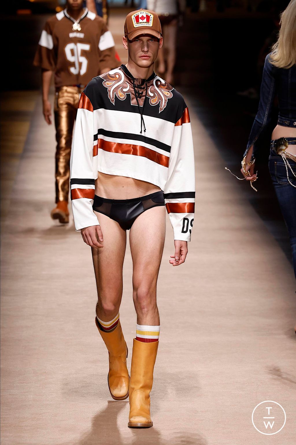 Fashion Week Milan Spring/Summer 2024 look 39 from the Dsquared2 collection 男装