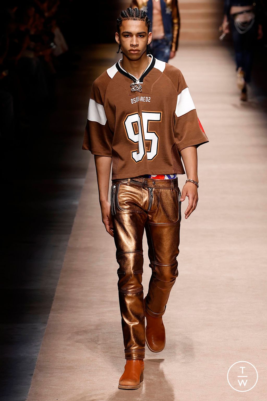 Fashion Week Milan Spring/Summer 2024 look 40 from the Dsquared2 collection 男装