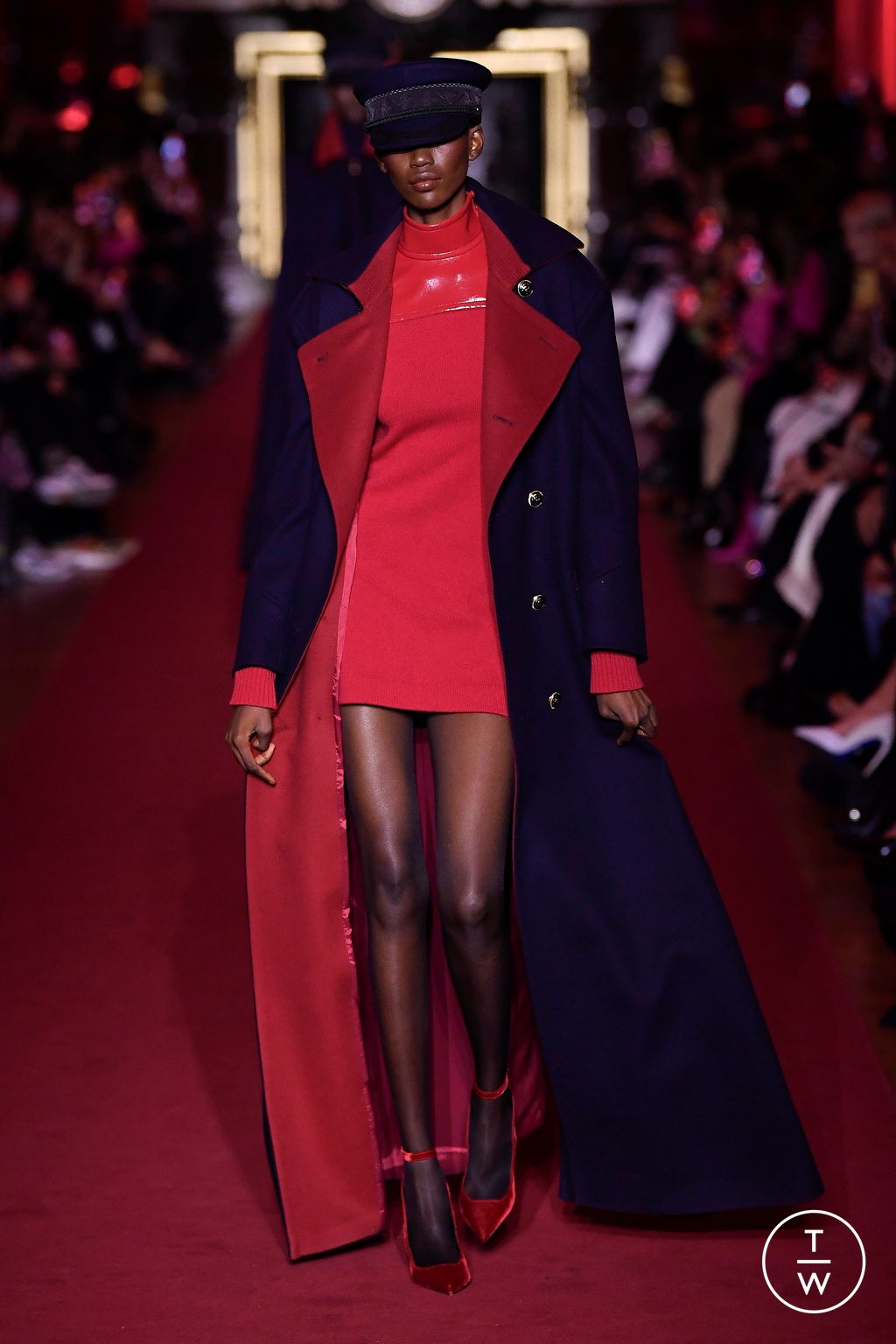 Fashion Week Paris Fall/Winter 2023 look 1 de la collection Dundas womenswear