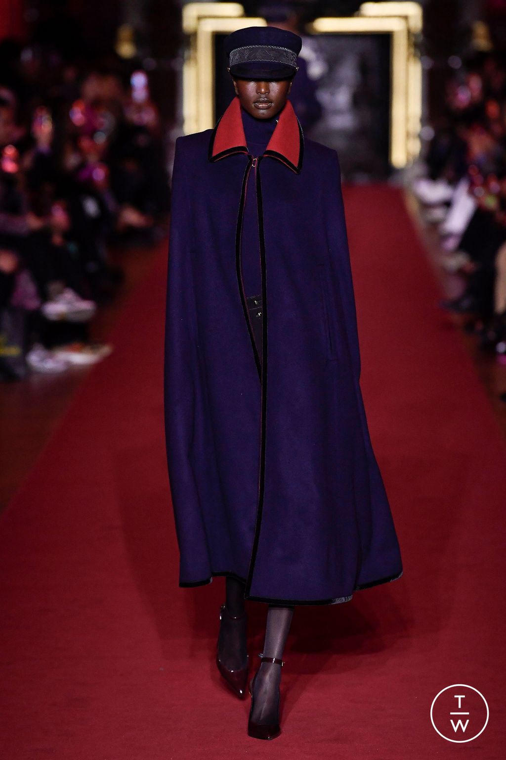 Fashion Week Paris Fall/Winter 2023 look 2 de la collection Dundas womenswear