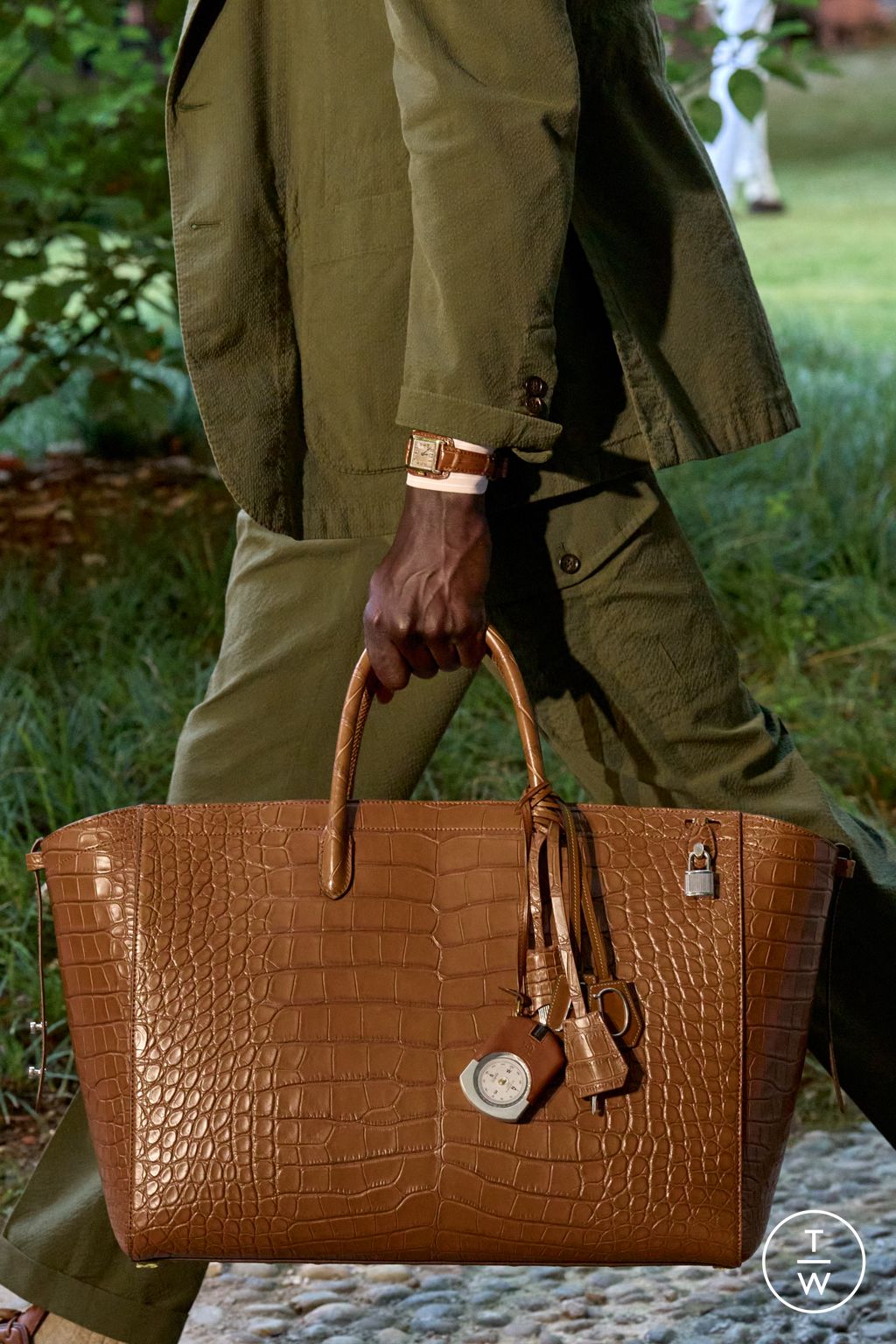 Fashion Week Milan Spring/Summer 2026 look 14 de la collection Dunhill menswear accessories