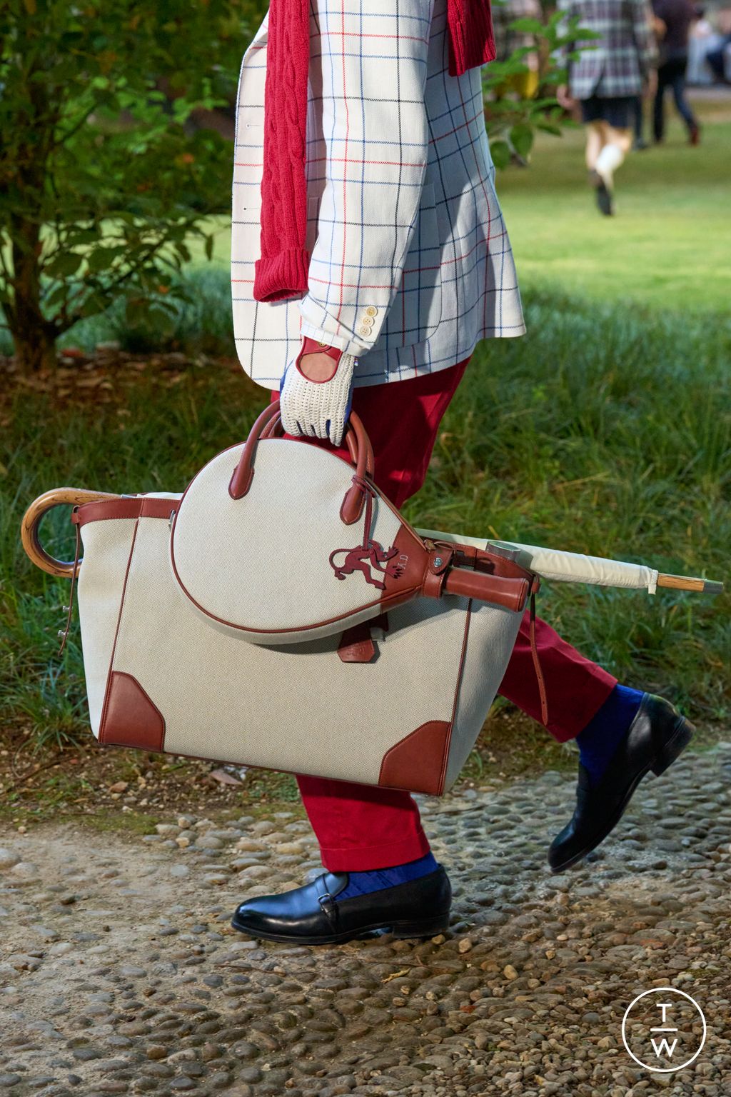 Fashion Week Milan Spring/Summer 2026 look 18 from the Dunhill collection menswear accessories