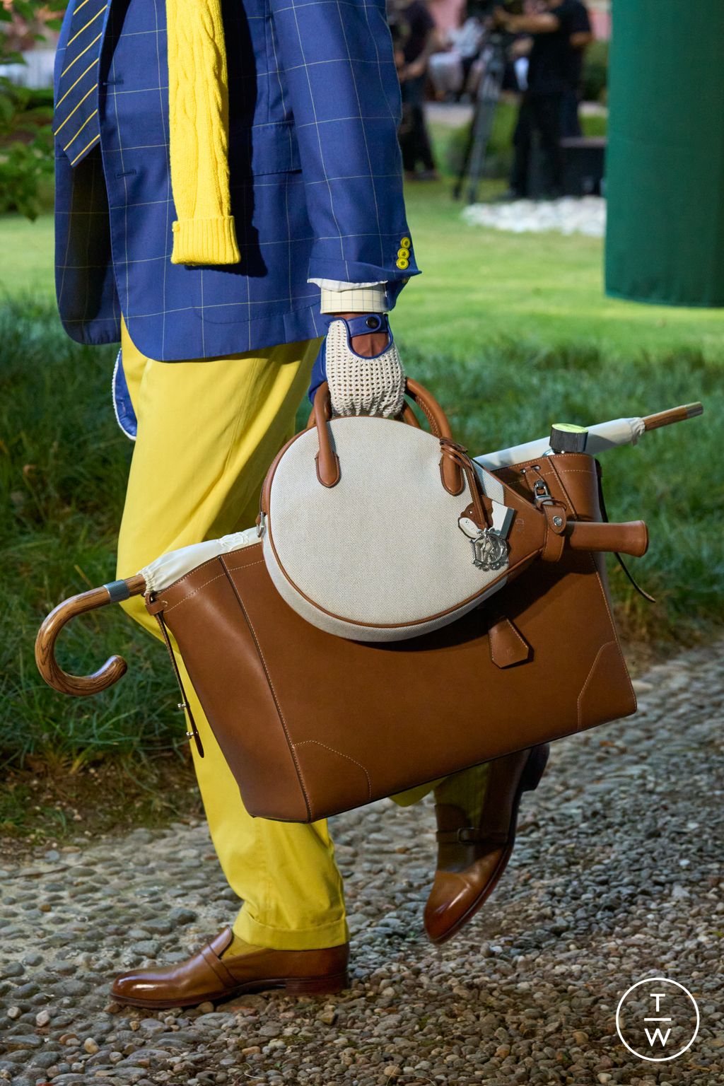 Fashion Week Milan Spring/Summer 2026 look 19 de la collection Dunhill menswear accessories