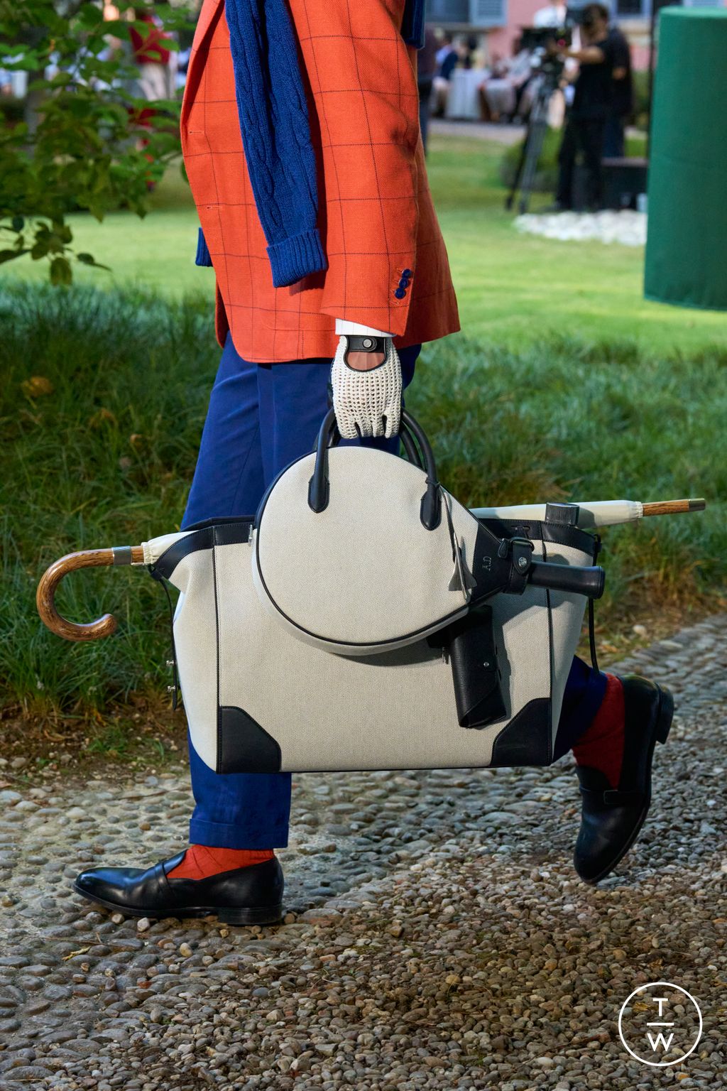 Fashion Week Milan Spring/Summer 2026 look 20 de la collection Dunhill menswear accessories