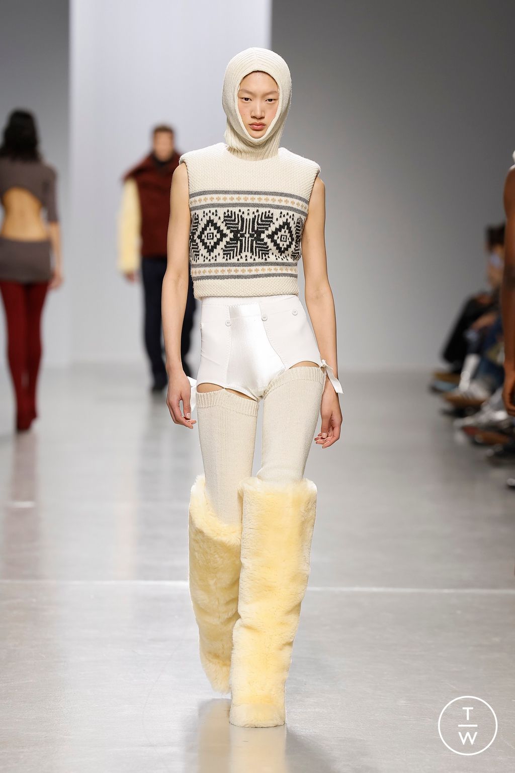 Fashion Week Paris Fall/Winter 2024 look 15 de la collection Duran Lantink womenswear