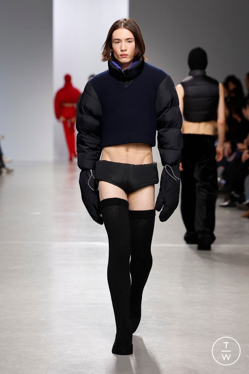 Fashion Week Paris Fall/Winter 2024 look 28 de la collection Duran Lantink womenswear