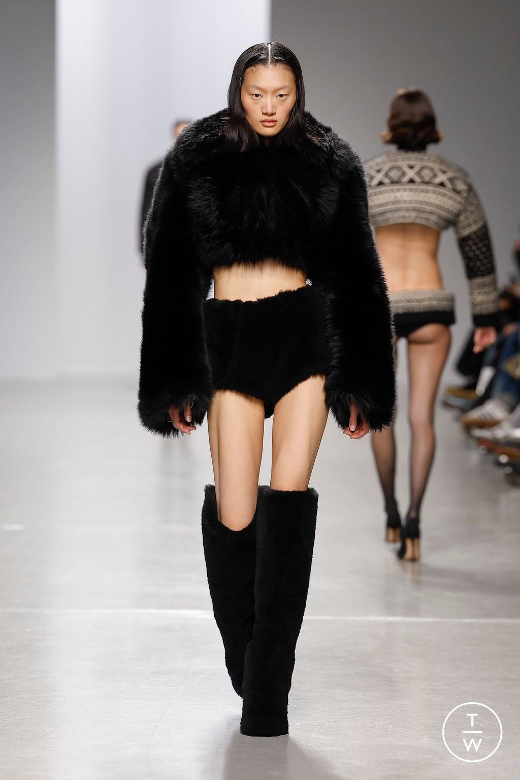 Fashion Week Paris Fall/Winter 2024 look 36 from the Duran Lantink collection 女装