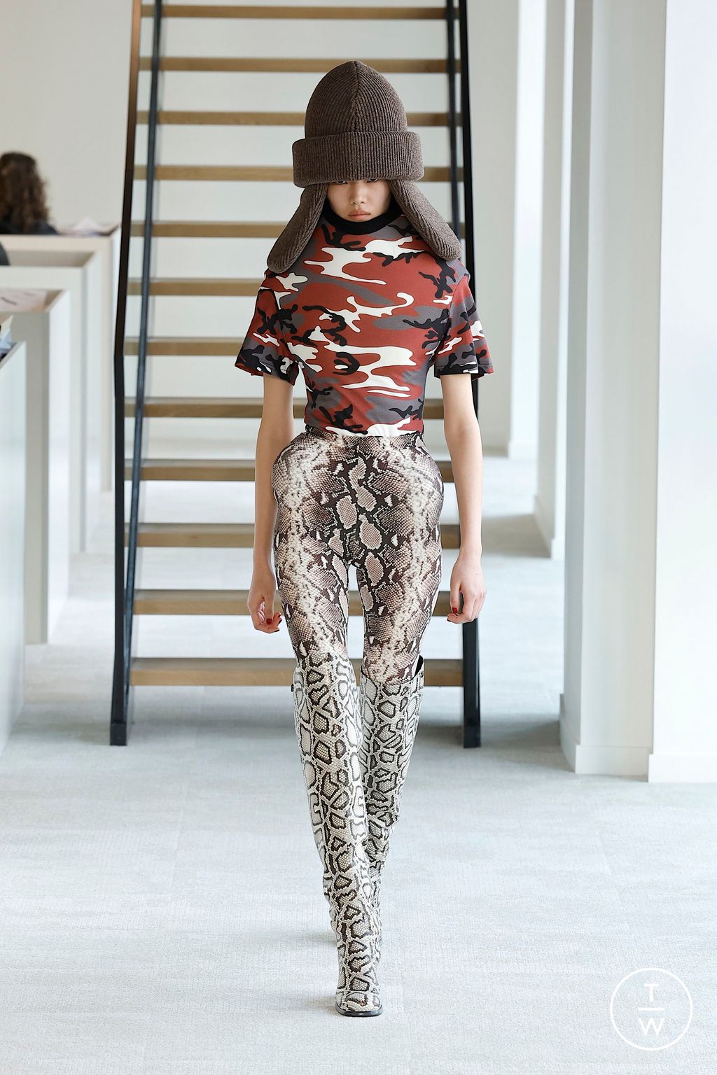 Fashion Week Paris Fall/Winter 2025 look 10 from the Duran Lantink collection womenswear