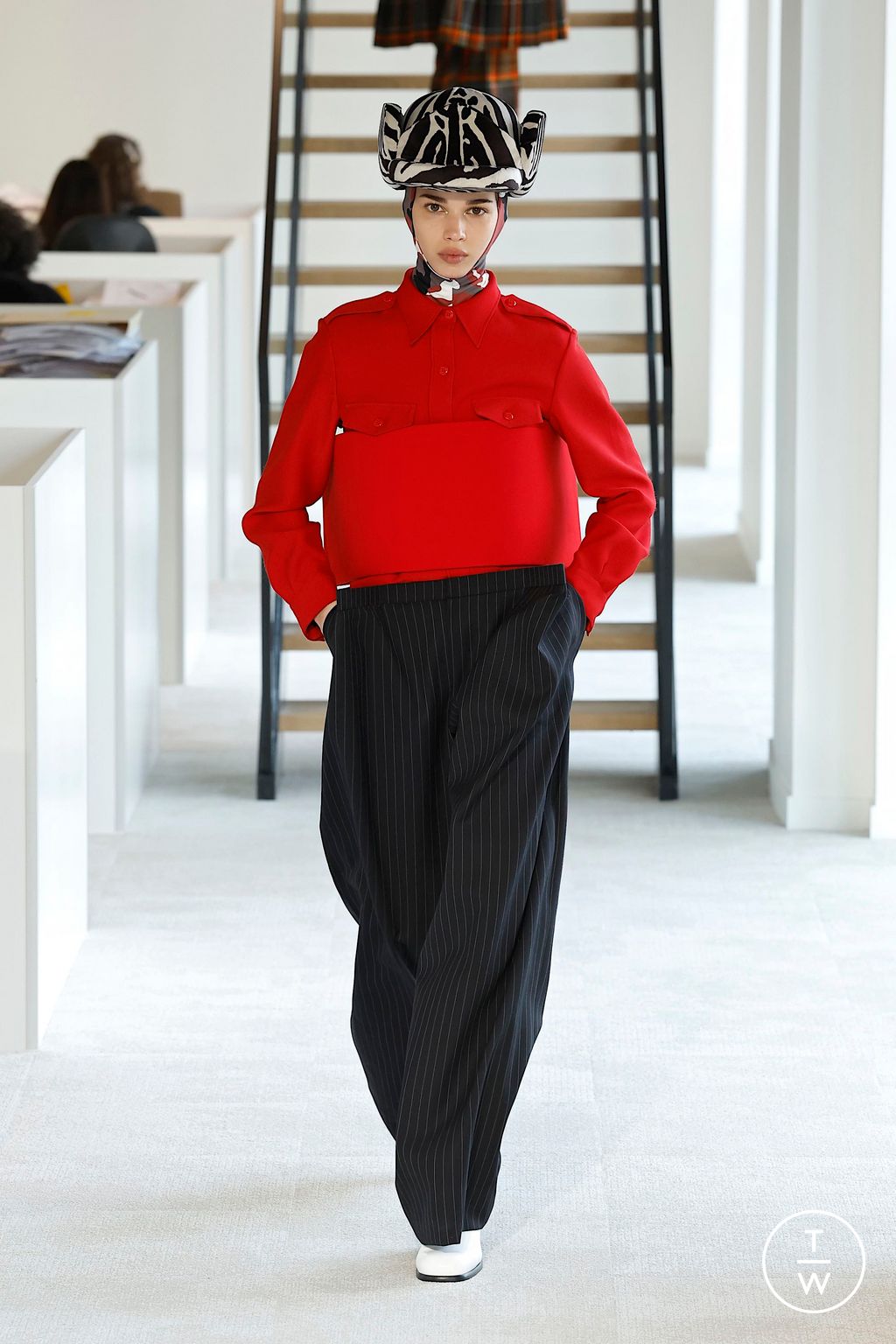 Fashion Week Paris Fall/Winter 2025 look 17 from the Duran Lantink collection womenswear