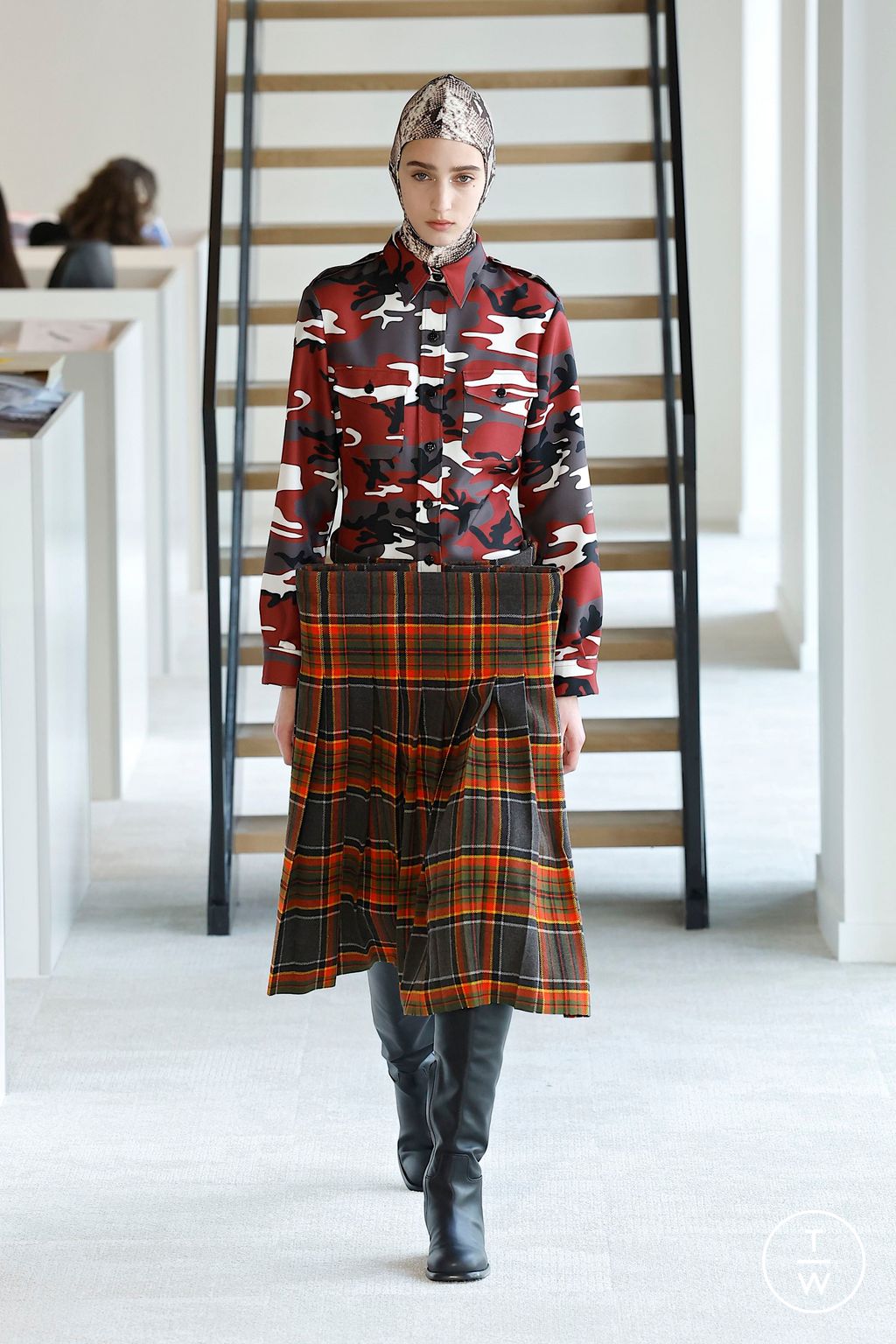 Fashion Week Paris Fall/Winter 2025 look 21 from the Duran Lantink collection womenswear