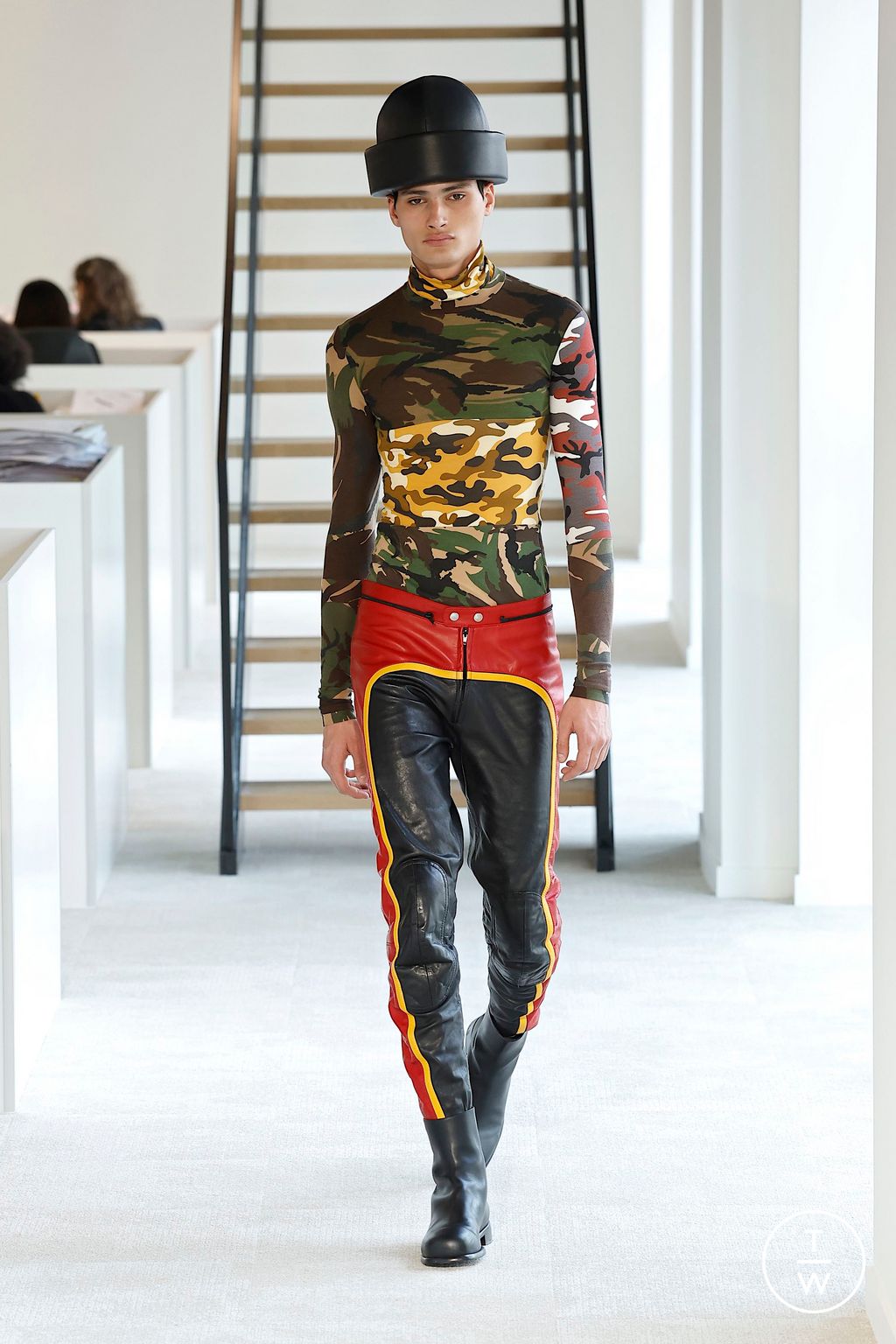 Fashion Week Paris Fall/Winter 2025 look 22 from the Duran Lantink collection womenswear