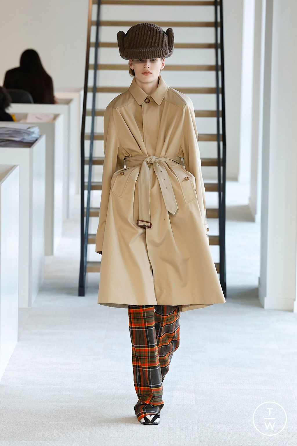 Fashion Week Paris Fall/Winter 2025 look 24 de la collection Duran Lantink womenswear