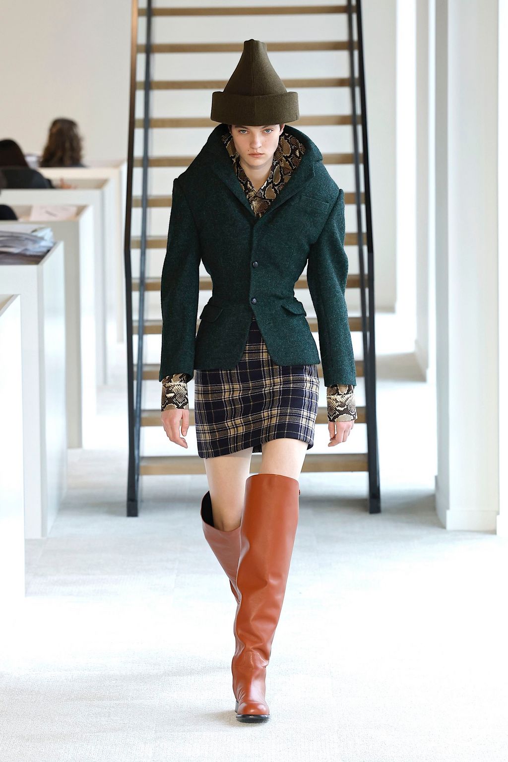 Fashion Week Paris Fall/Winter 2025 look 39 from the Duran Lantink collection womenswear