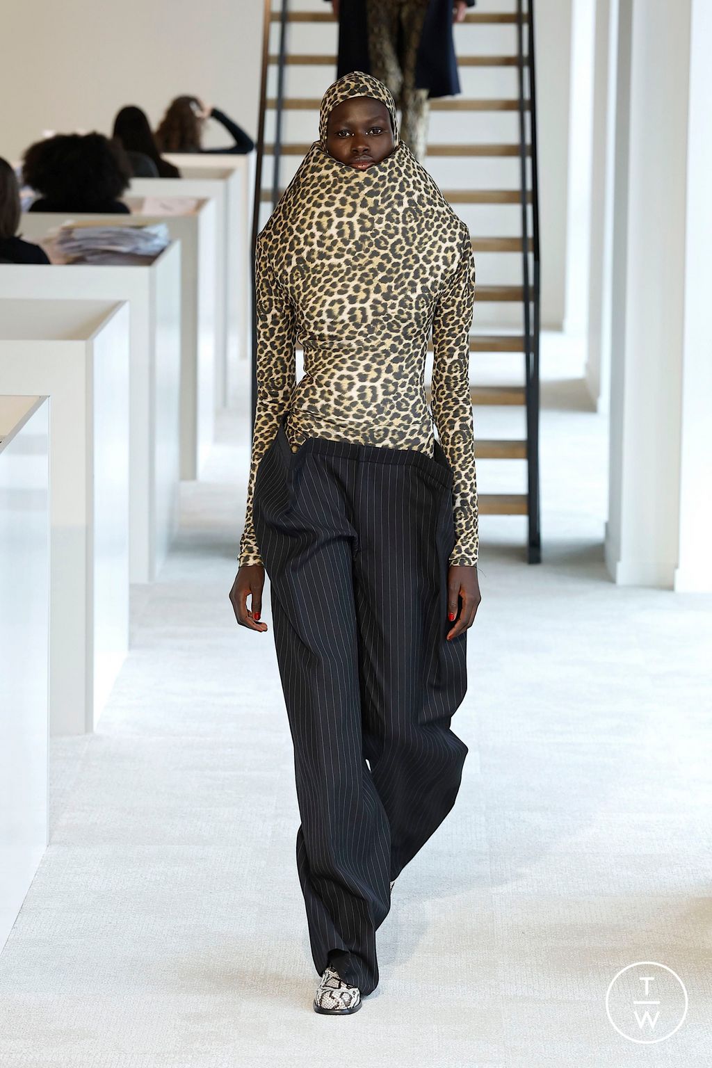 Fashion Week Paris Fall/Winter 2025 look 42 from the Duran Lantink collection womenswear