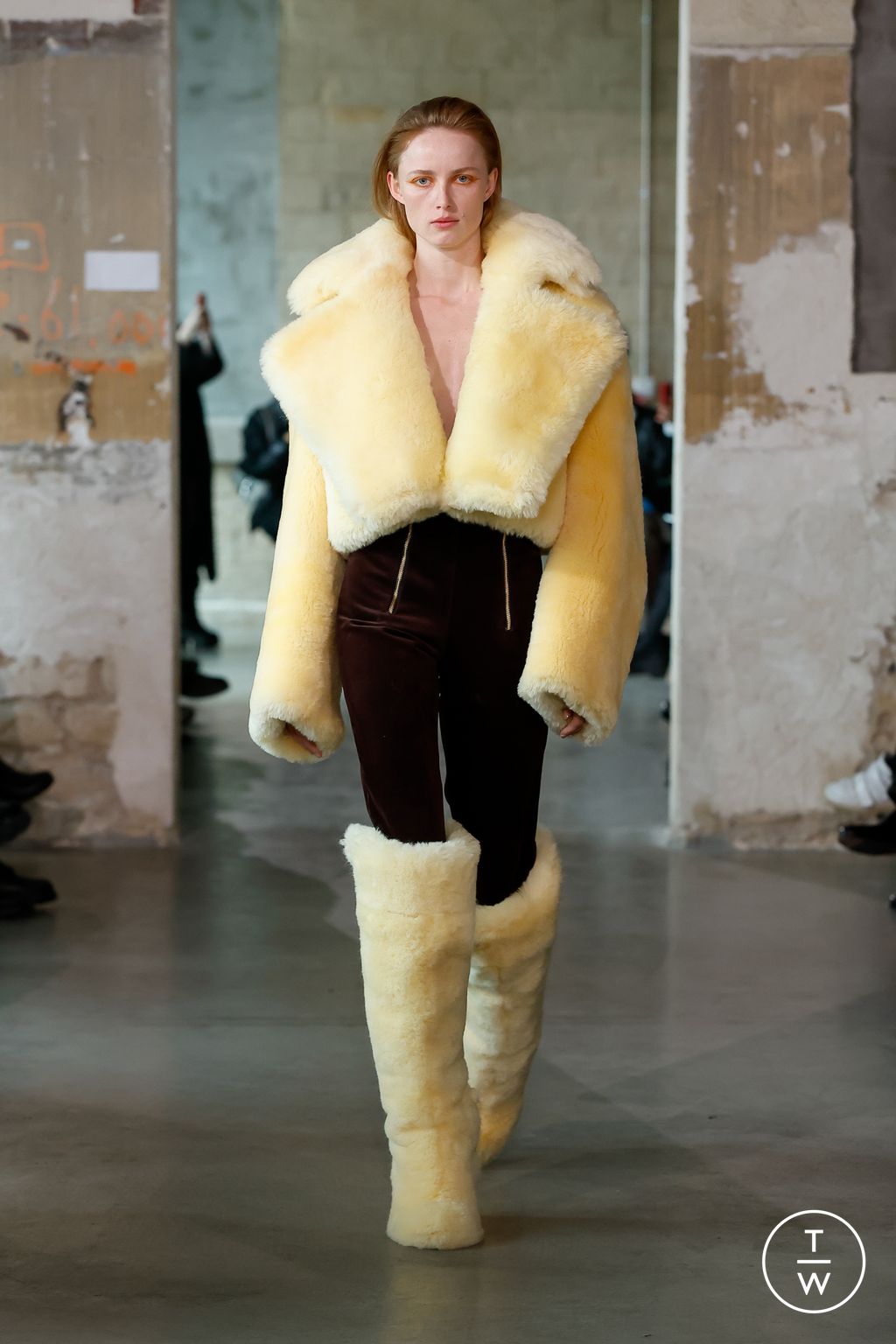 Fashion Week Paris Fall/Winter 2023 look 2 de la collection Duran Lantink womenswear