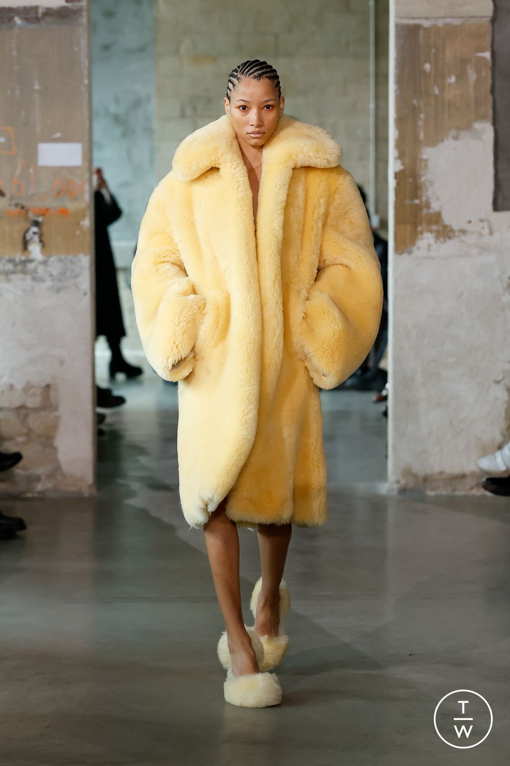 Fashion Week Paris Fall/Winter 2023 look 5 de la collection Duran Lantink womenswear