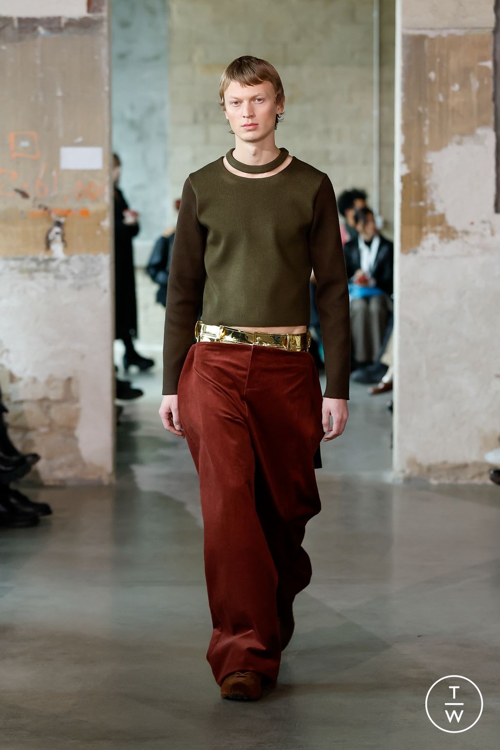 Fashion Week Paris Fall/Winter 2023 look 9 de la collection Duran Lantink womenswear