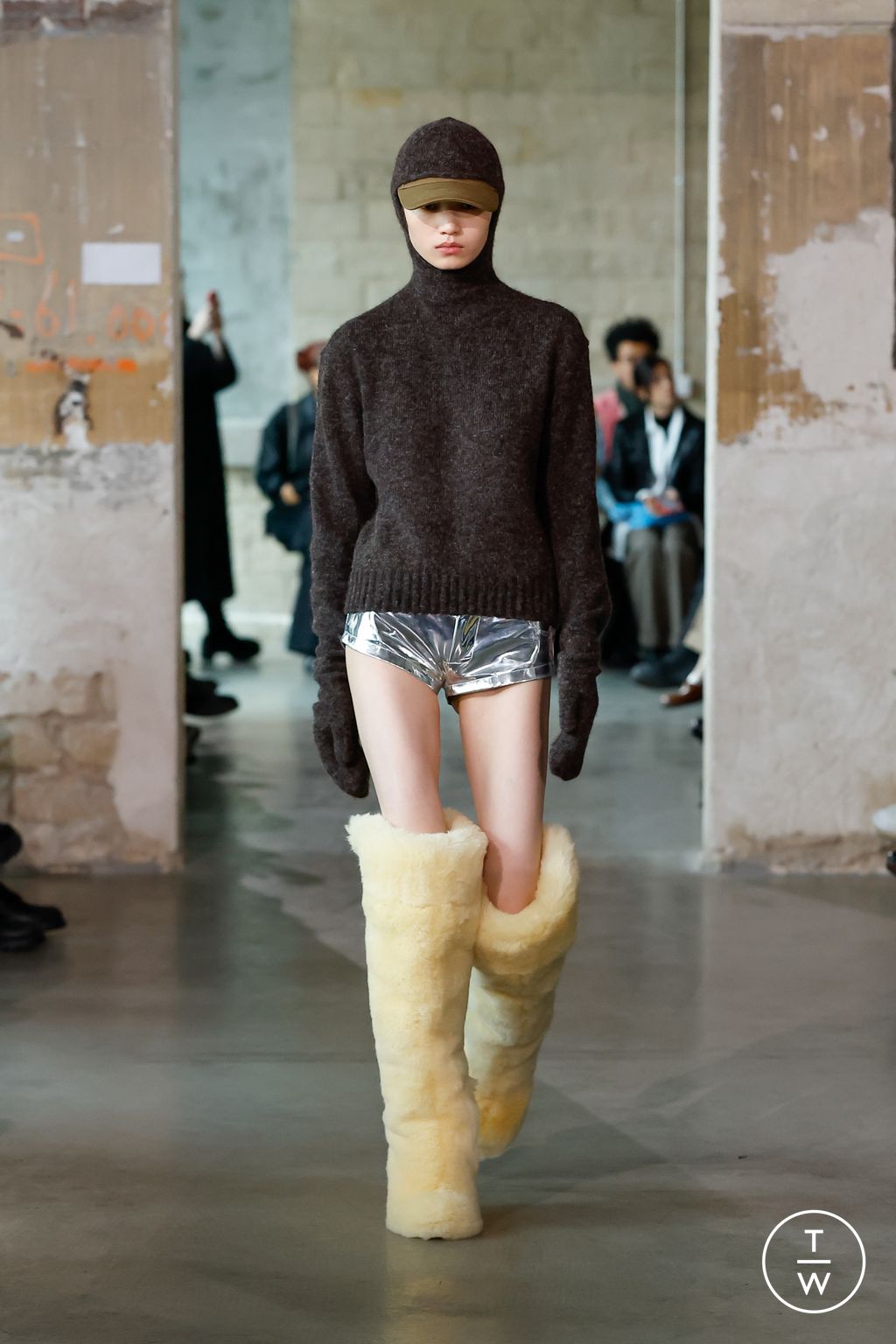 Fashion Week Paris Fall/Winter 2023 look 11 de la collection Duran Lantink womenswear