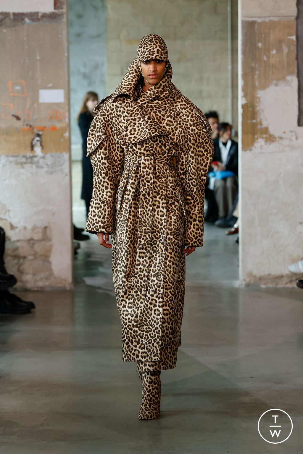 Fashion Week Paris Fall/Winter 2023 look 19 de la collection Duran Lantink womenswear