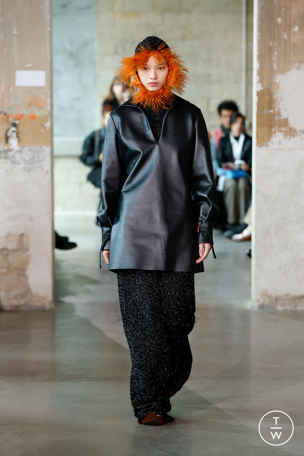 Fashion Week Paris Fall/Winter 2023 look 30 de la collection Duran Lantink womenswear