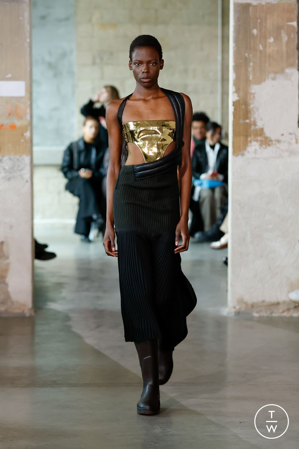 Fashion Week Paris Fall/Winter 2023 look 35 de la collection Duran Lantink womenswear