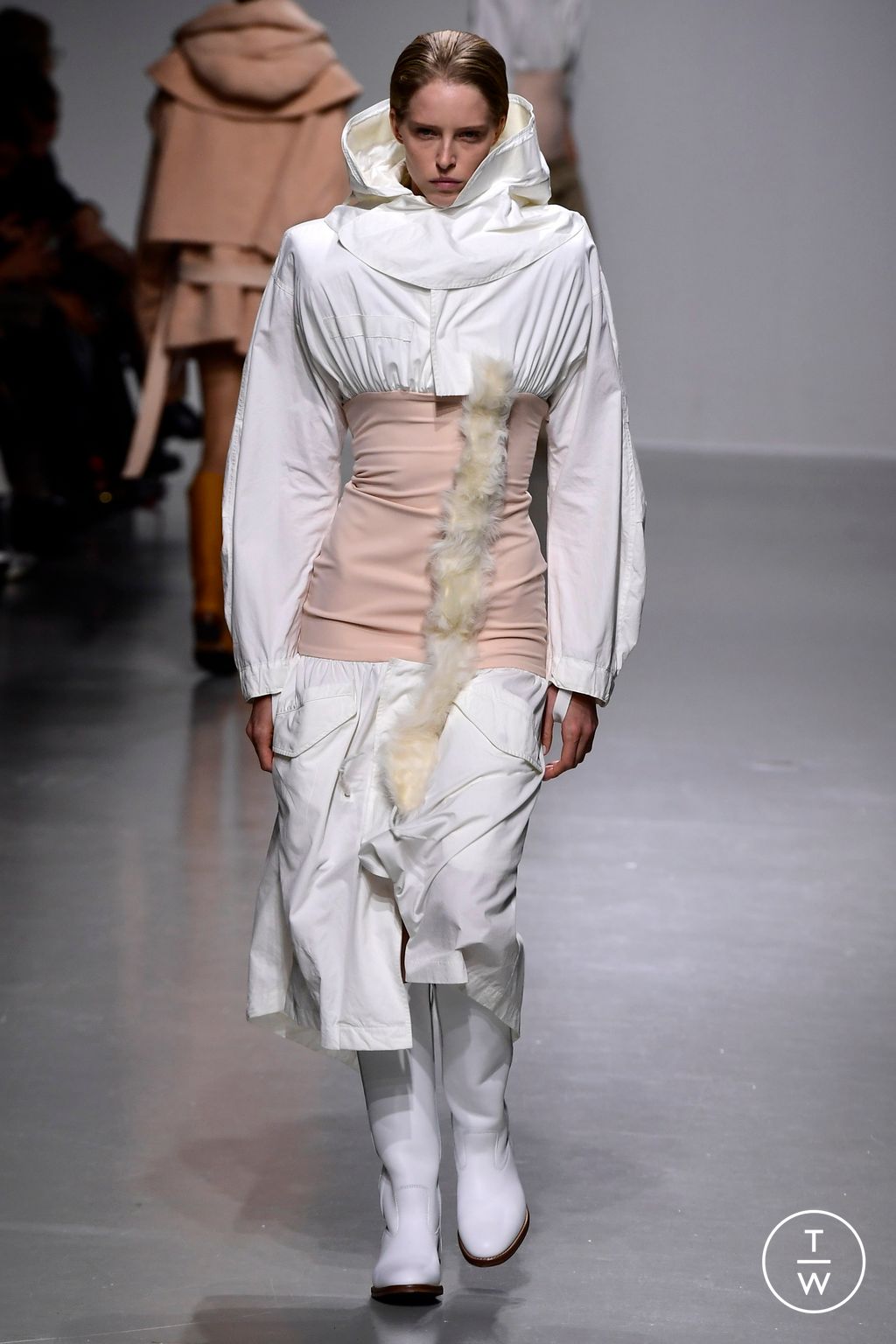Fashion Week Paris Spring/Summer 2024 look 28 from the Duran Lantink collection womenswear