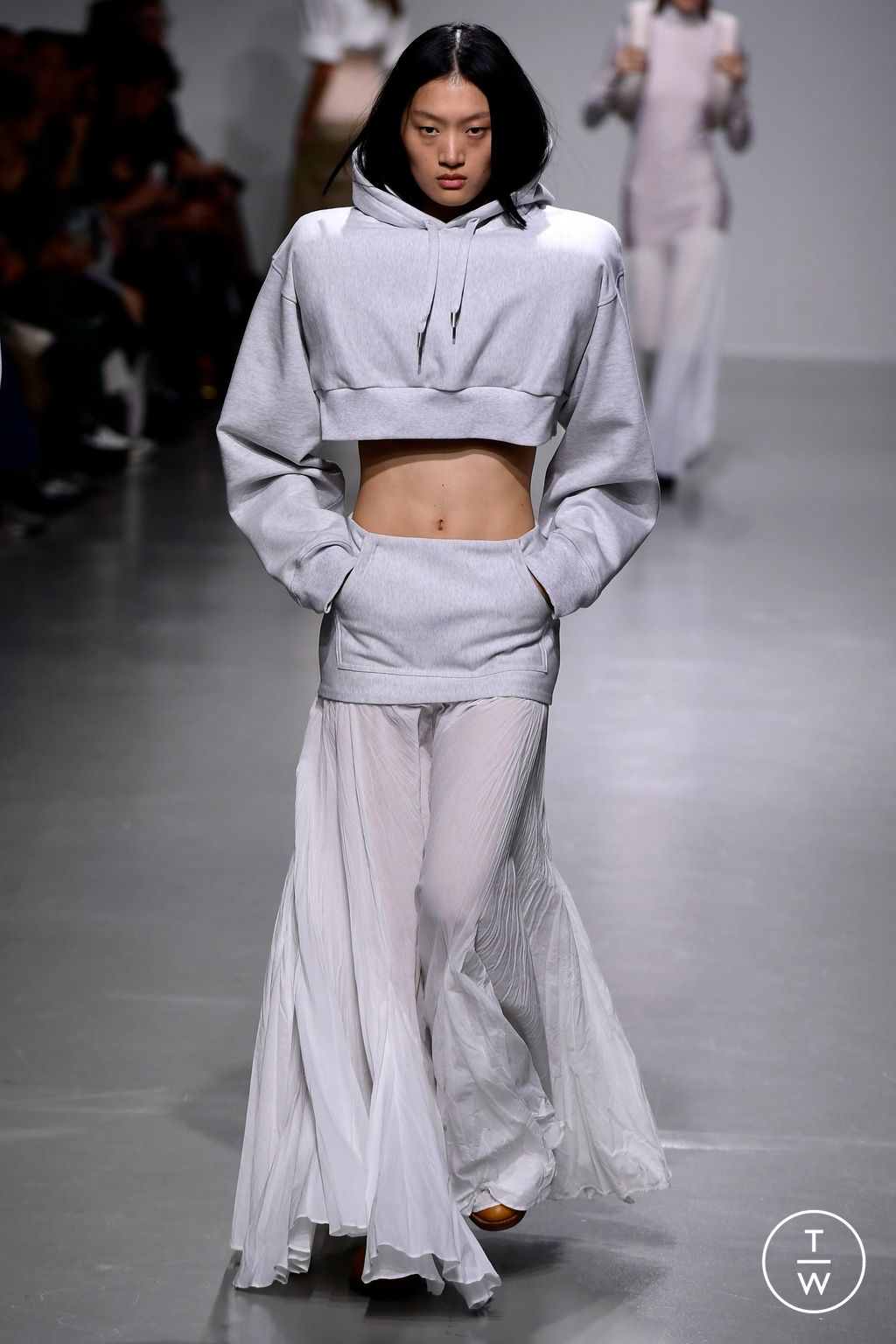Fashion Week Paris Spring/Summer 2024 look 31 de la collection Duran Lantink womenswear