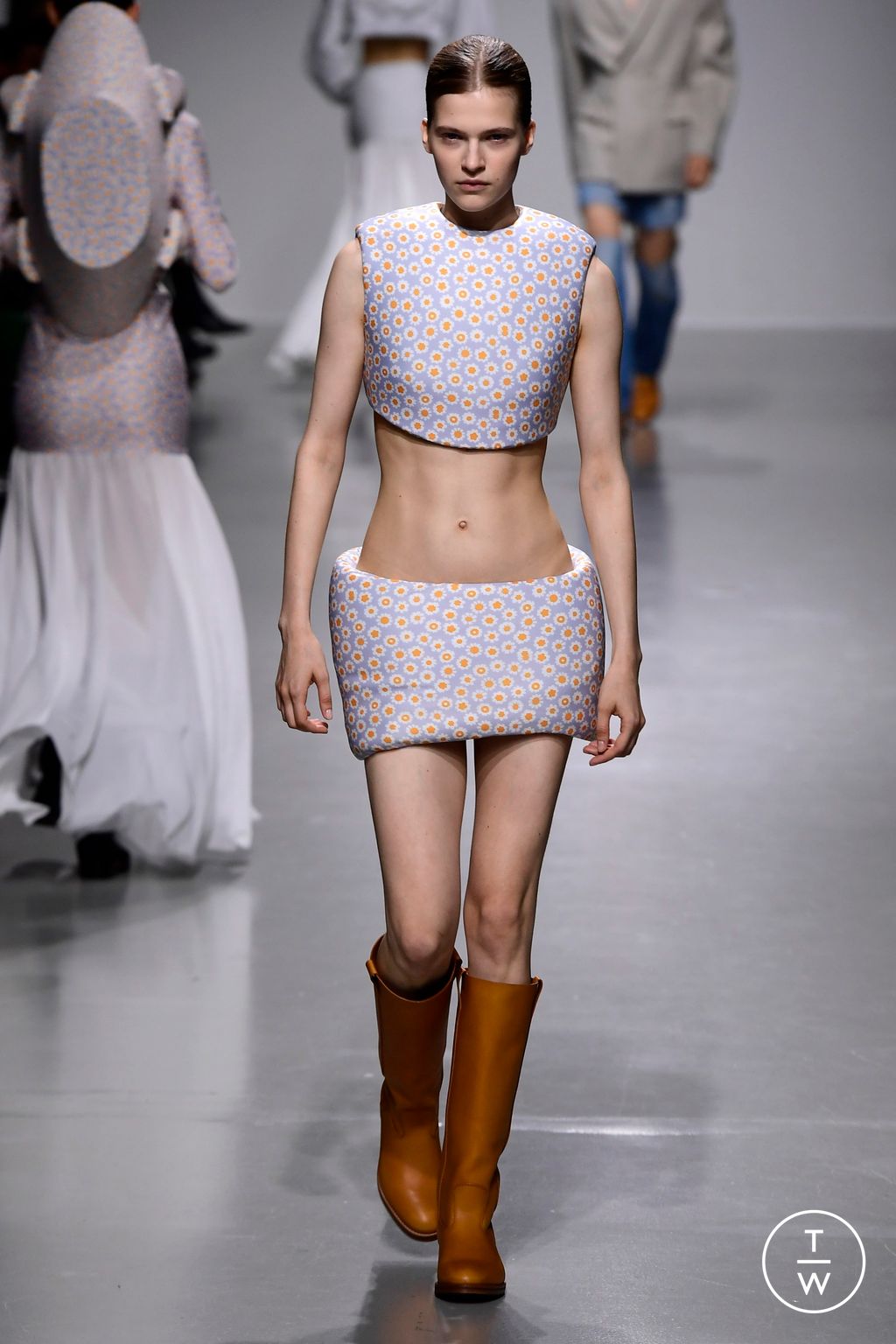 Fashion Week Paris Spring/Summer 2024 look 33 from the Duran Lantink collection 女装