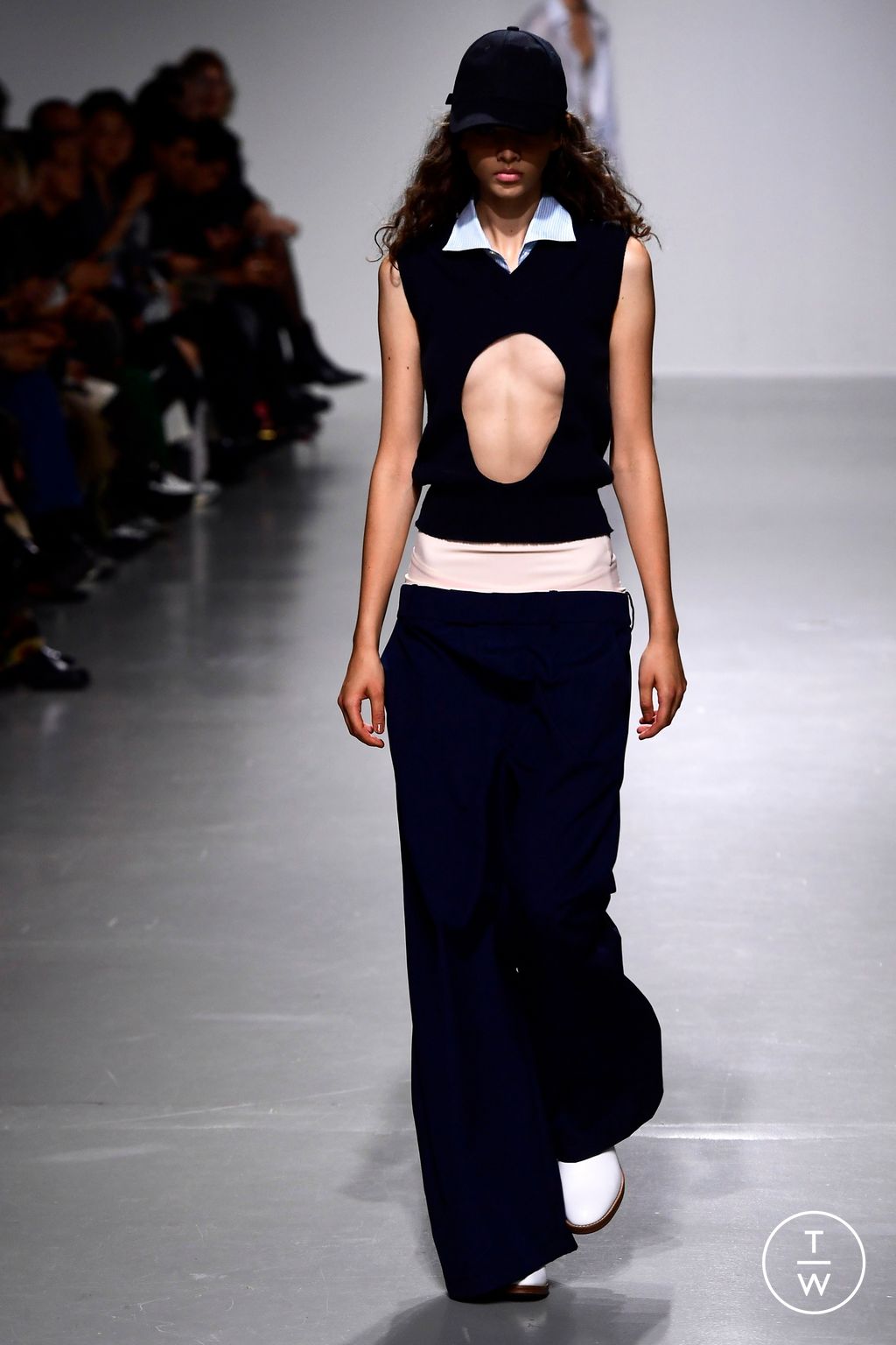Fashion Week Paris Spring/Summer 2024 look 42 de la collection Duran Lantink womenswear