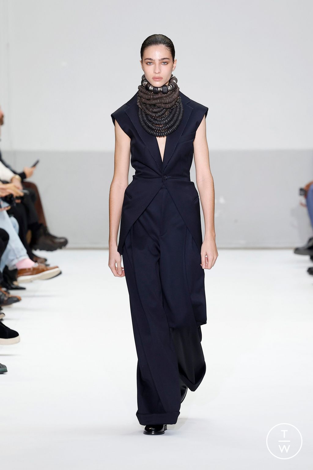 Fashion Week Paris Spring-Summer 2025 look 1 from the Duran Lantink collection womenswear
