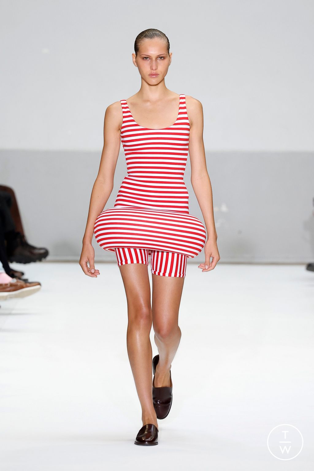 Fashion Week Paris Spring/Summer 2025 look 2 from the Duran Lantink collection womenswear