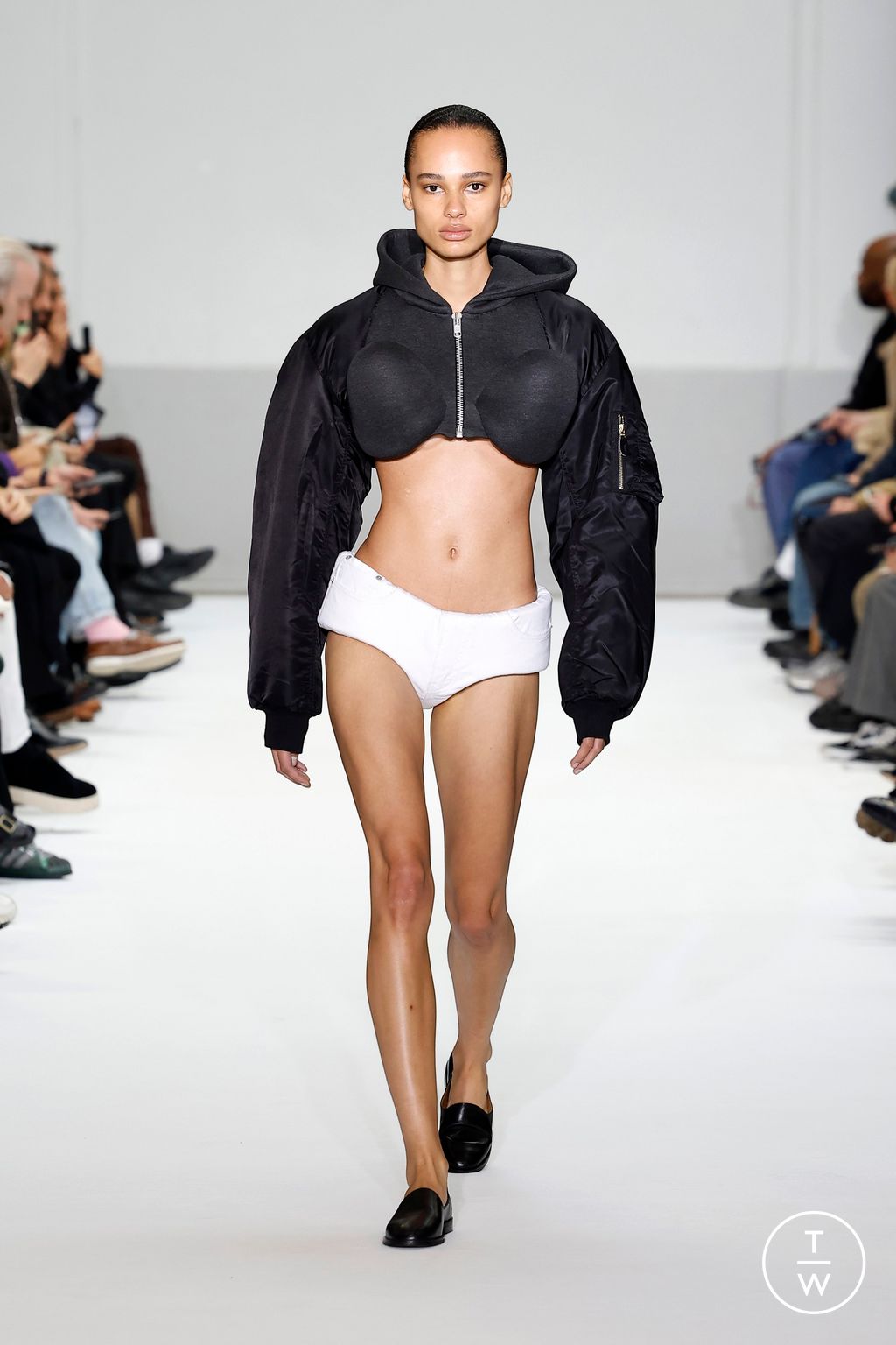Fashion Week Paris Spring/Summer 2025 look 14 from the Duran Lantink collection womenswear
