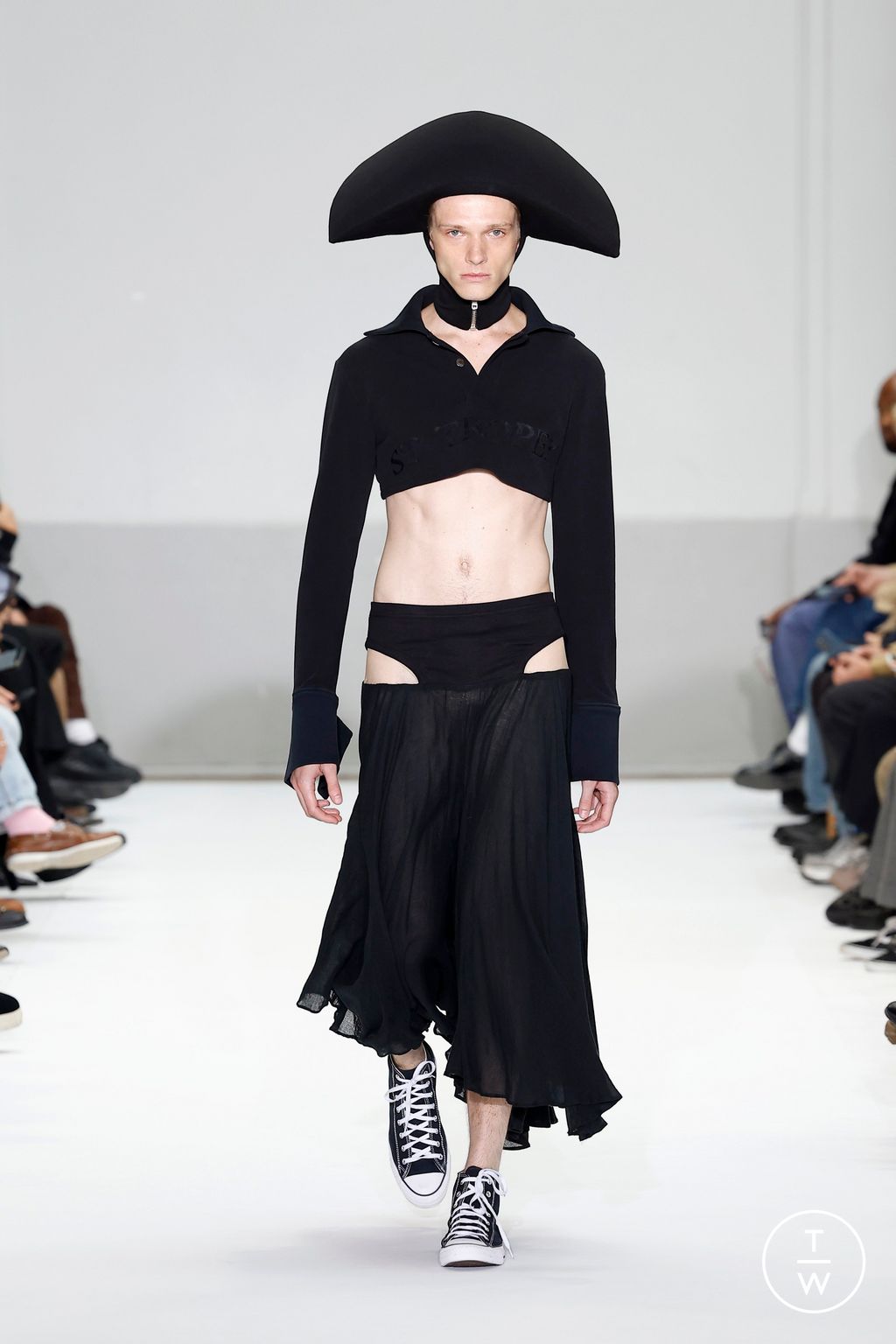 Fashion Week Paris Spring-Summer 2025 look 15 from the Duran Lantink collection womenswear