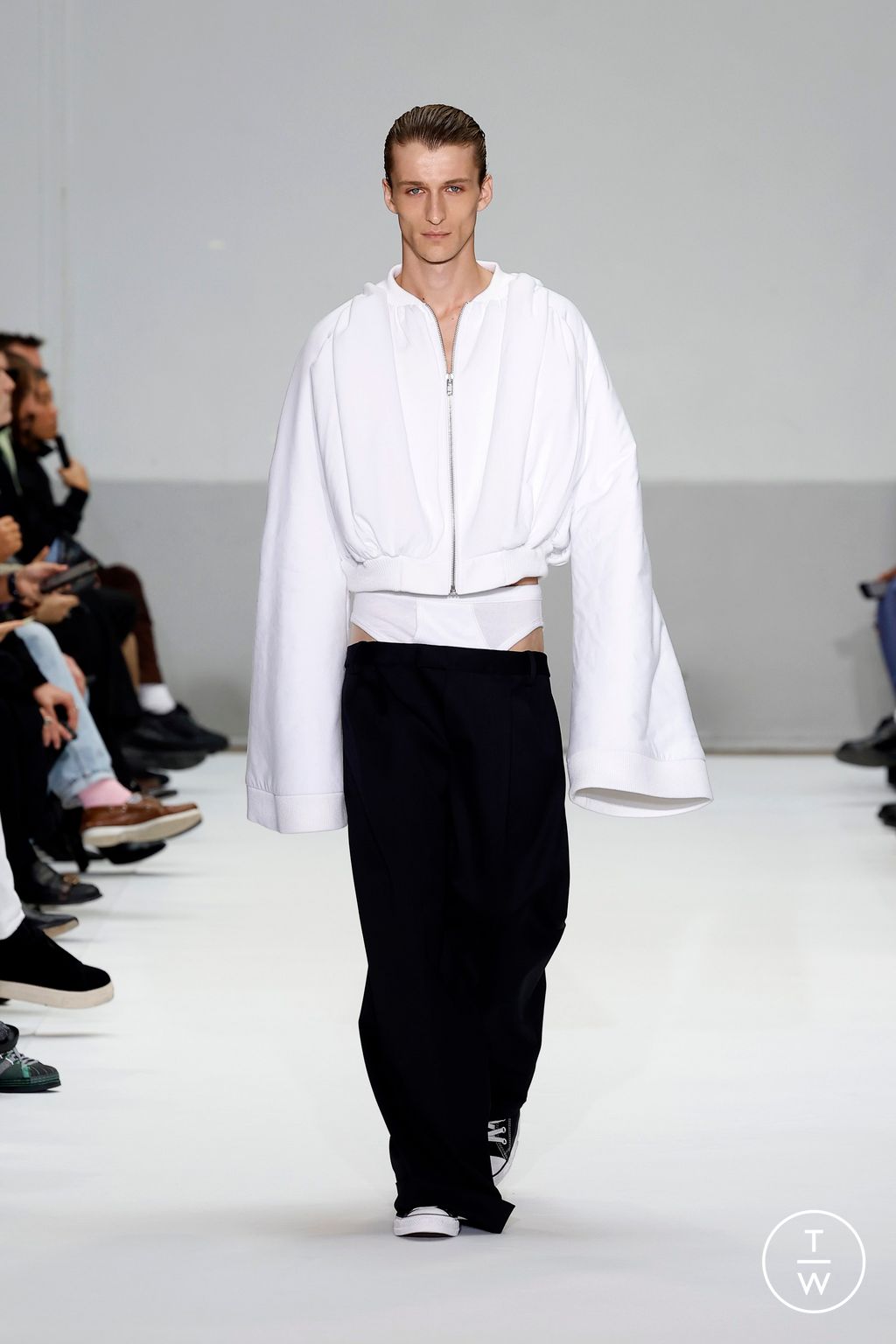 Fashion Week Paris Spring/Summer 2025 look 20 from the Duran Lantink collection womenswear