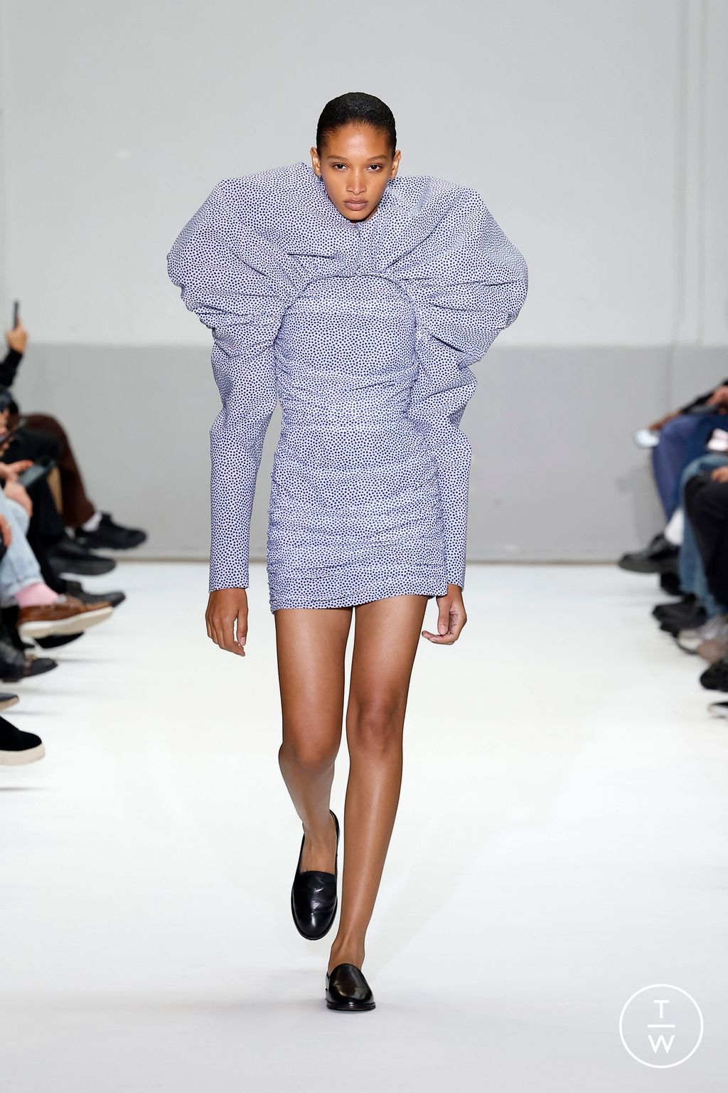 Fashion Week Paris Spring/Summer 2025 look 25 from the Duran Lantink collection womenswear