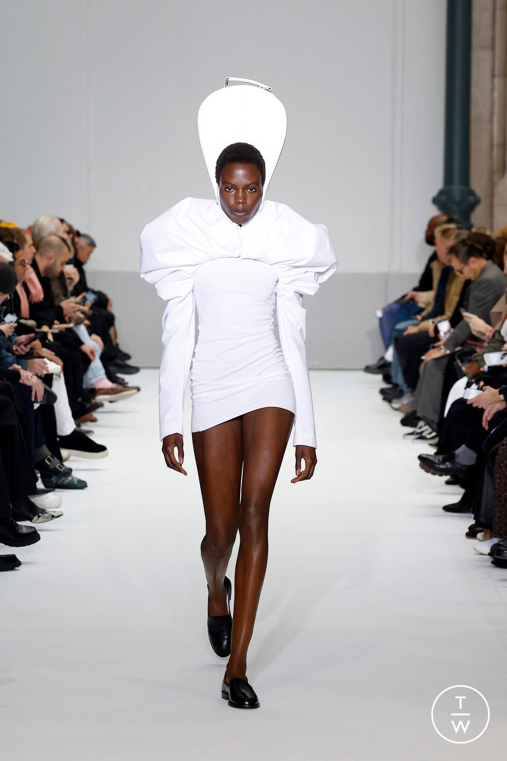 Fashion Week Paris Spring/Summer 2025 look 27 from the Duran Lantink collection womenswear