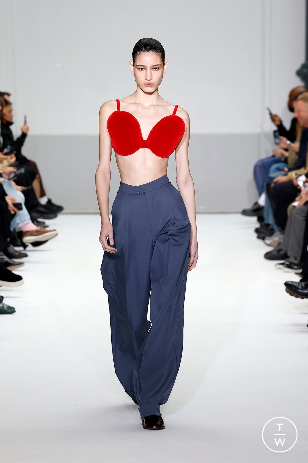 Fashion Week Paris Spring-Summer 2025 look 31 from the Duran Lantink collection womenswear