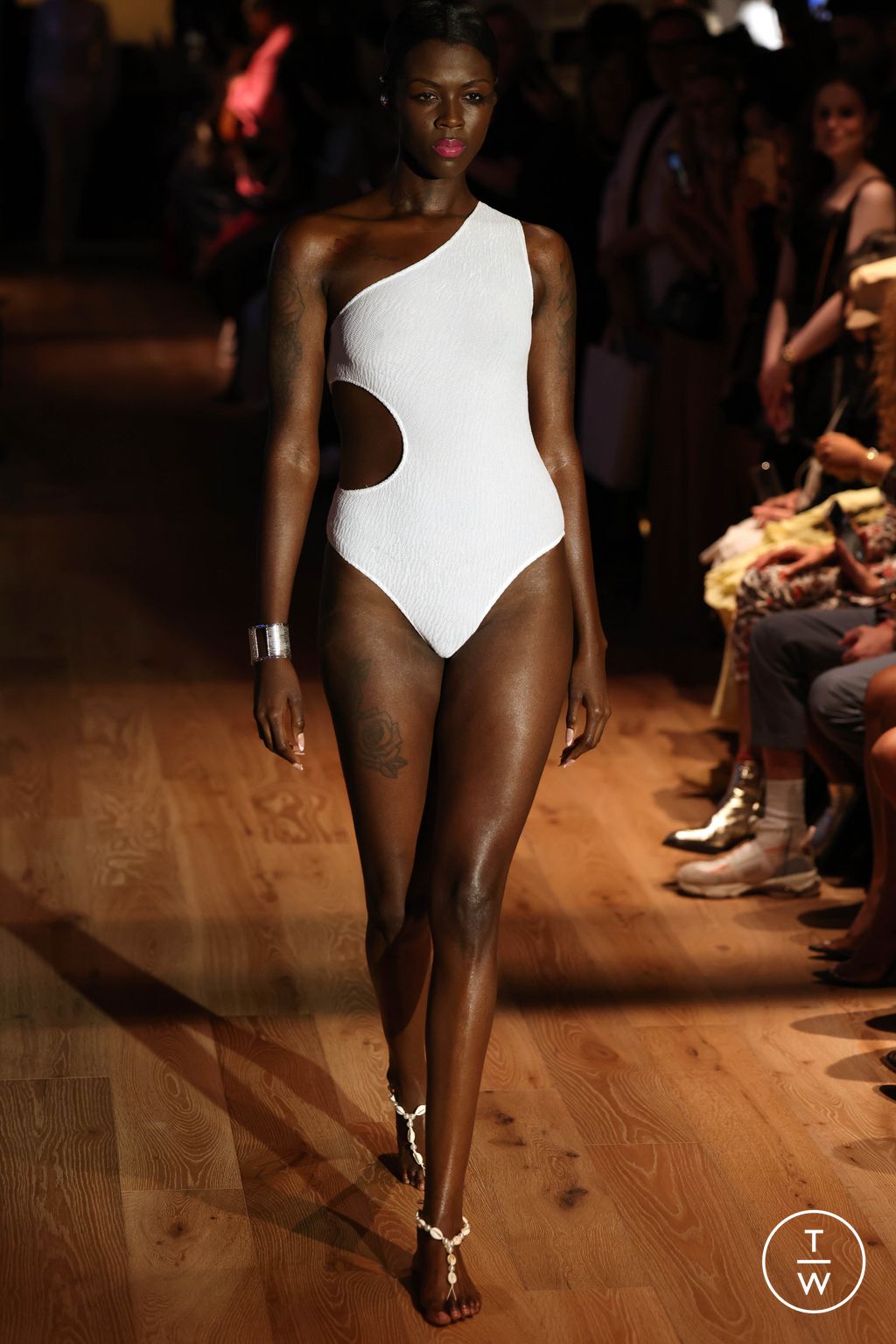 Fashion Week New York Spring/Summer 2024 look 16 de la collection Dur Doux womenswear