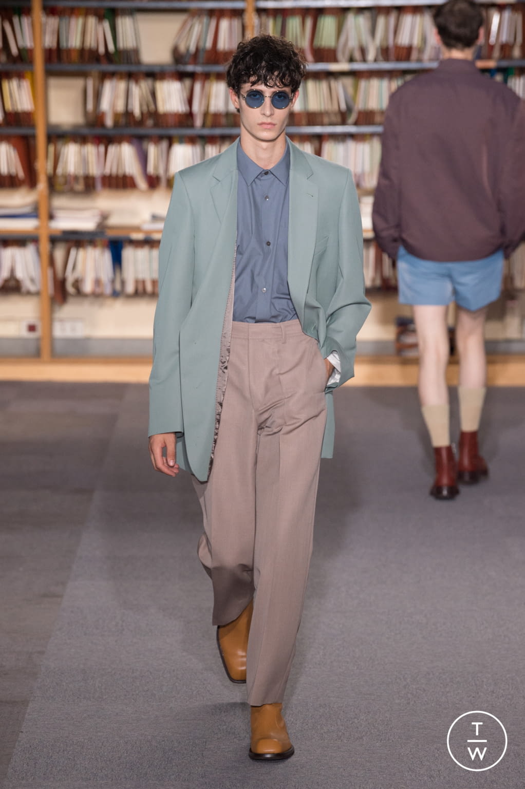 Fashion Week Paris Spring/Summer 2018 look 23 from the Dries Van Noten collection menswear