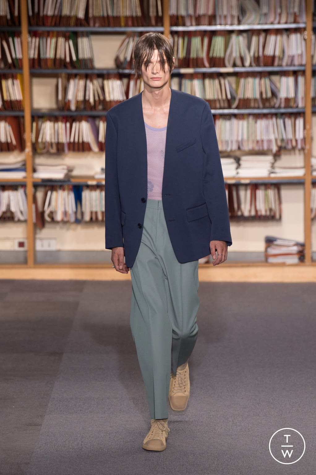 Fashion Week Paris Spring/Summer 2018 look 27 from the Dries Van Noten collection 男装