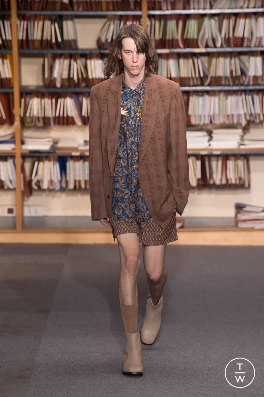 Fashion Week Paris Spring/Summer 2018 look 41 from the Dries Van Noten collection 男装