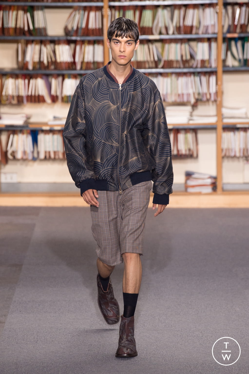 Fashion Week Paris Spring/Summer 2018 look 50 from the Dries Van Noten collection 男装