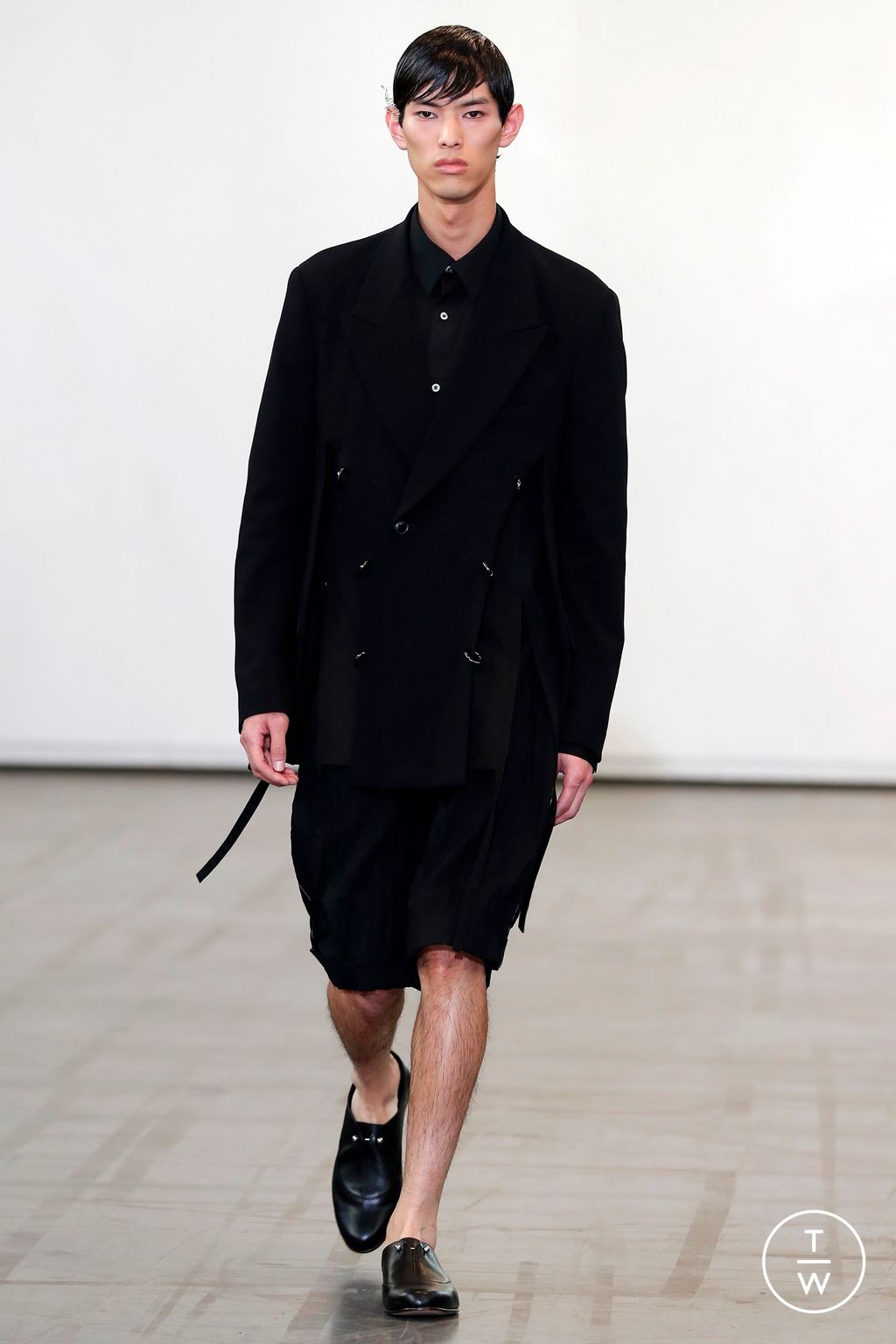 Fashion Week Paris Spring/Summer 2023 look 3 from the Ujoh collection womenswear