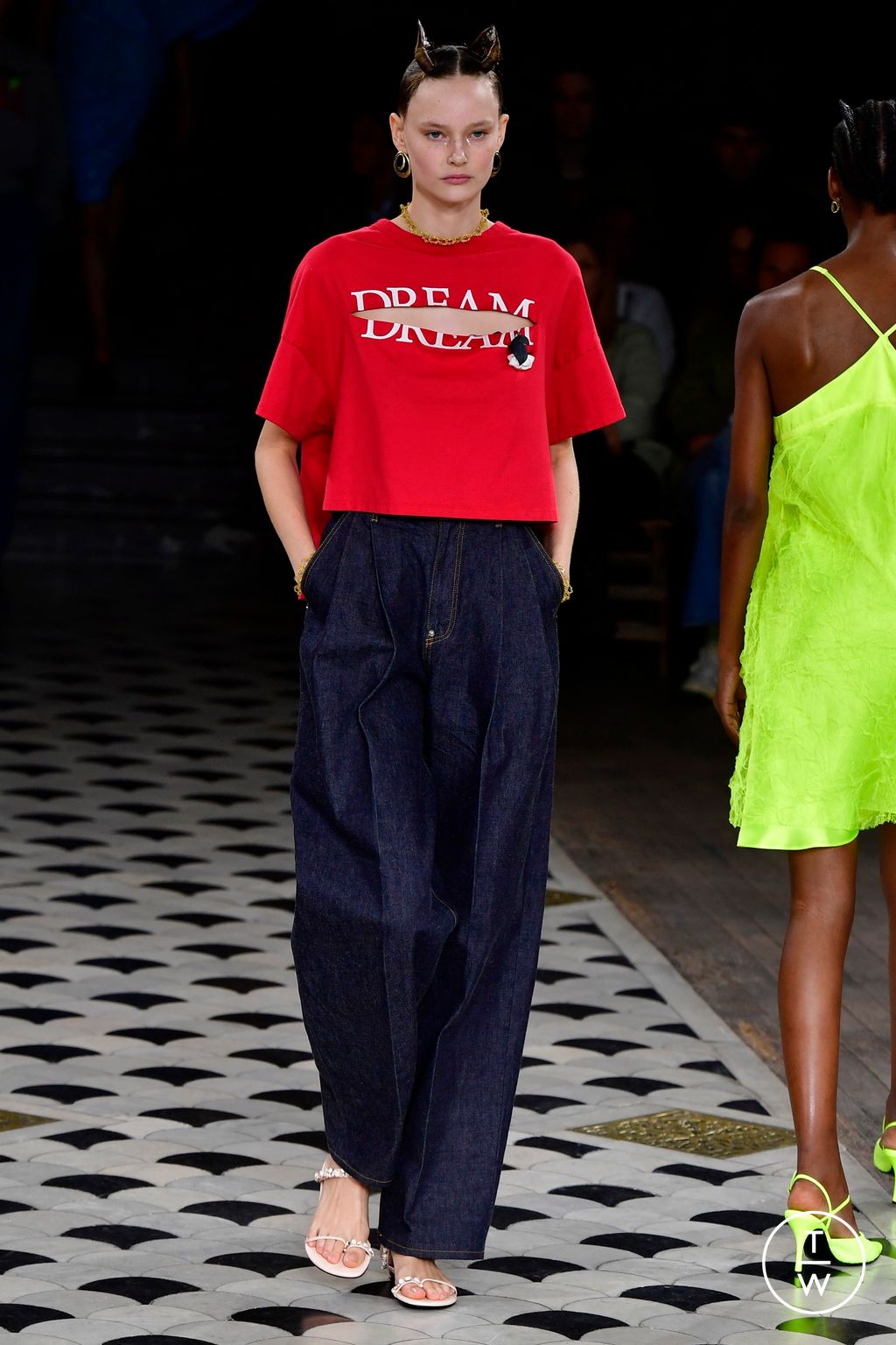 Fashion Week Paris Spring/Summer 2023 look 22 from the Undercover collection 女装