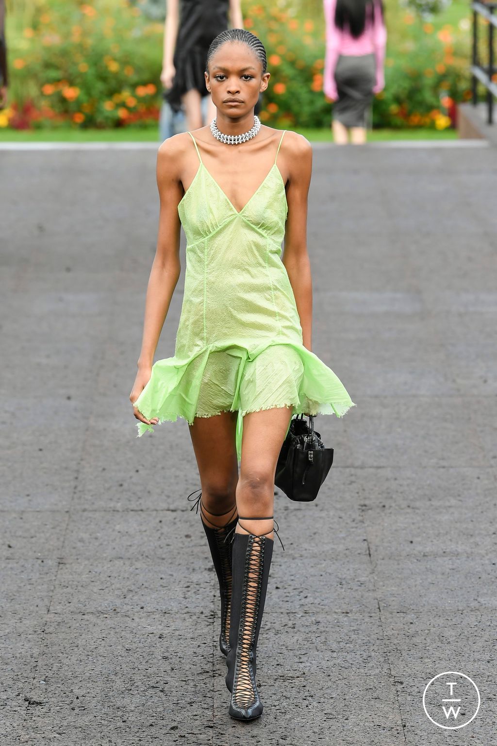 Fashion Week Paris Spring/Summer 2023 look 16 de la collection Givenchy womenswear