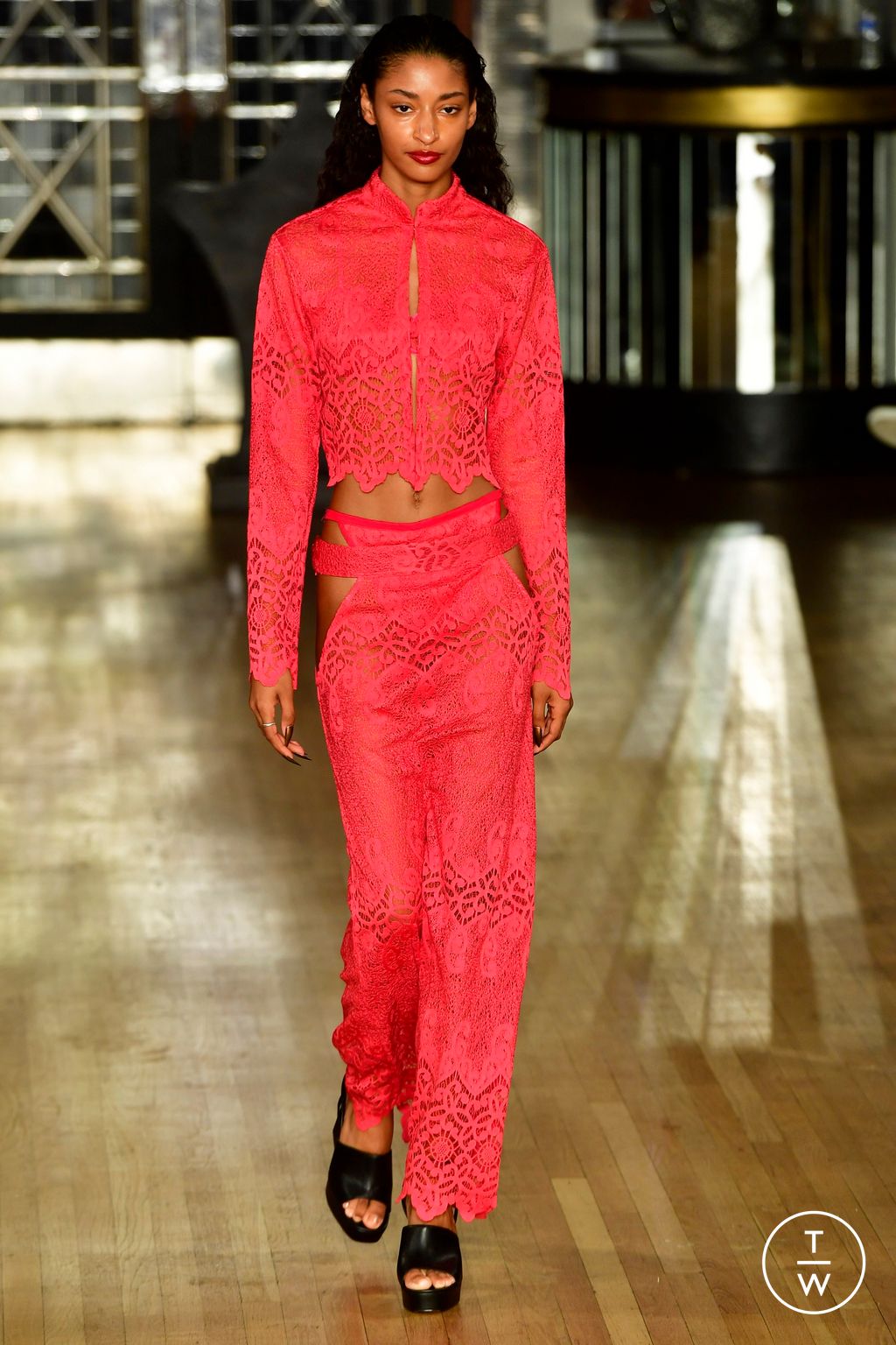Fashion Week London Spring/Summer 2023 look 124 from the Helen Anthony collection 女装