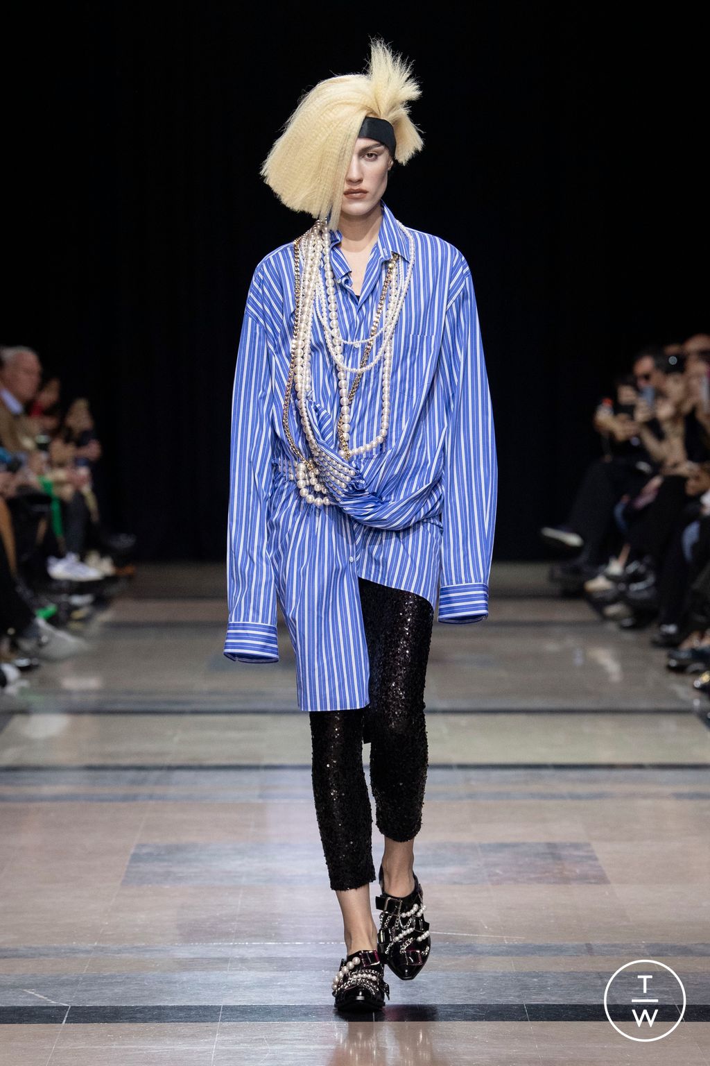 Fashion Week Paris Spring/Summer 2023 look 32 from the Junya Watanabe collection 女装