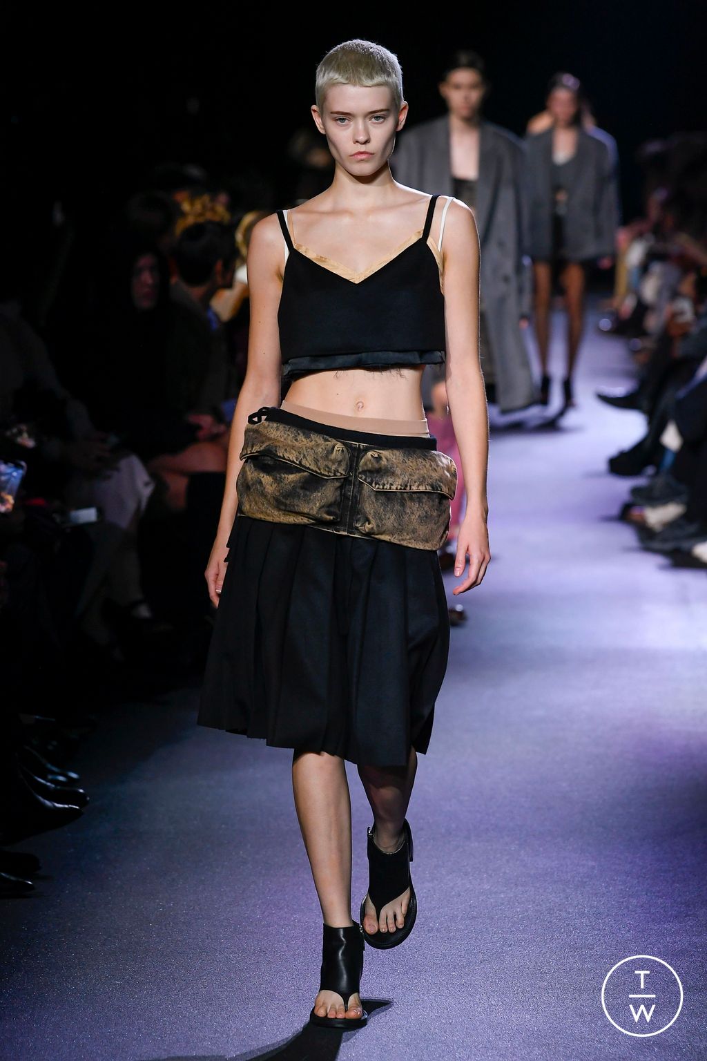 Fashion Week Paris Spring/Summer 2023 look 15 from the Miu Miu collection 女装