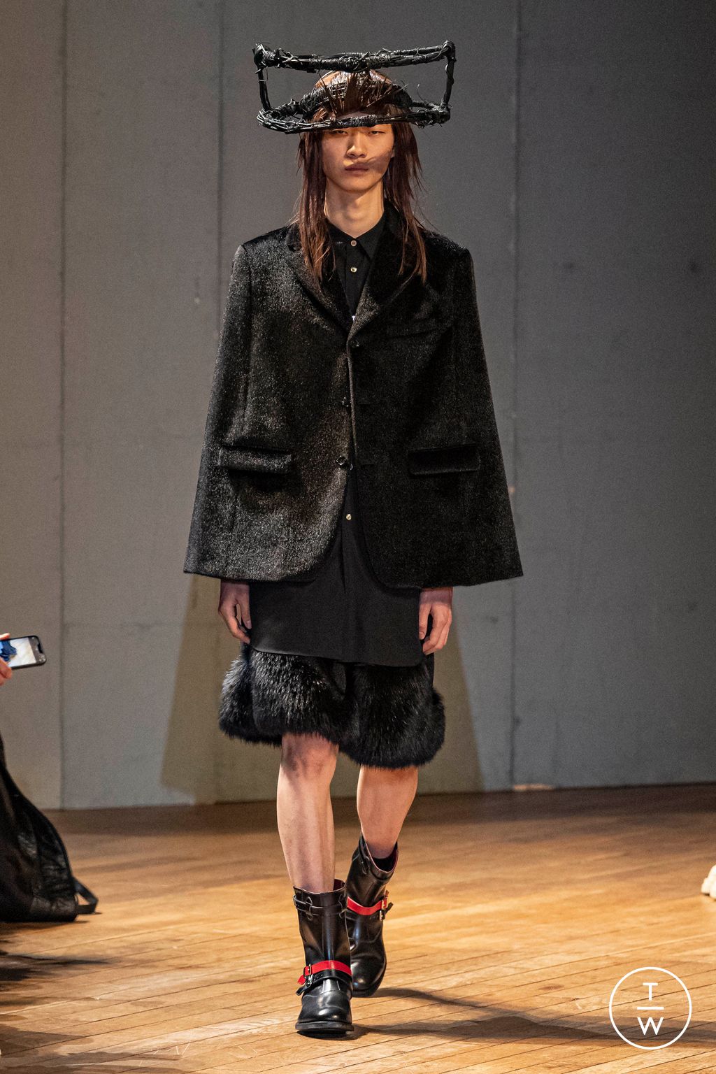 Fashion Week Paris Fall/Winter 2023 look 30 de la collection Comme des Garçons Homme Plus menswear