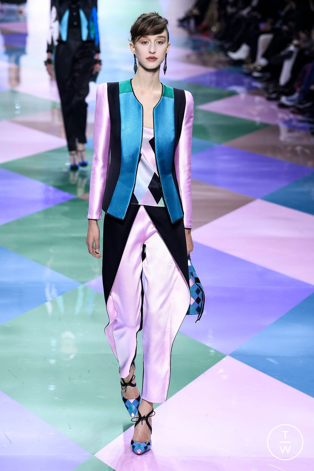 Fashion Week Paris Spring/Summer 2023 look 46 from the Giorgio Armani Privé collection 高级定制